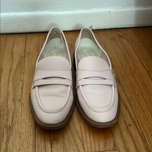 Elegant Women's Loafers in Soft Pink